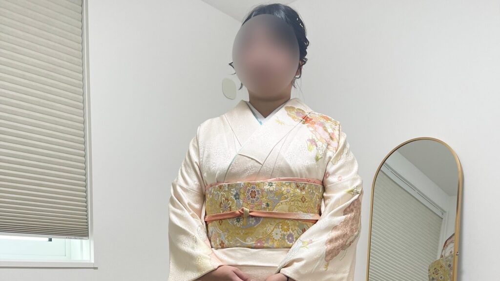 橿原市のお宮参りで訪問着を着た母親の着付け事例｜美容室での出張着付け