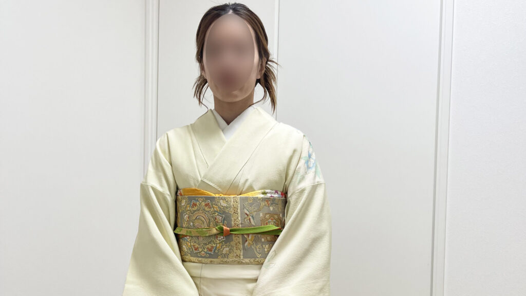 橿原市にて、お宮参りにご参列されるお母さまの訪問着の着付けをさせていただきました。 美容室でのお支度にも対応しております。