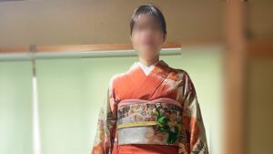 橿原市の卒業式で振袖を着た女性の着付け事例｜自宅での出張着付け
